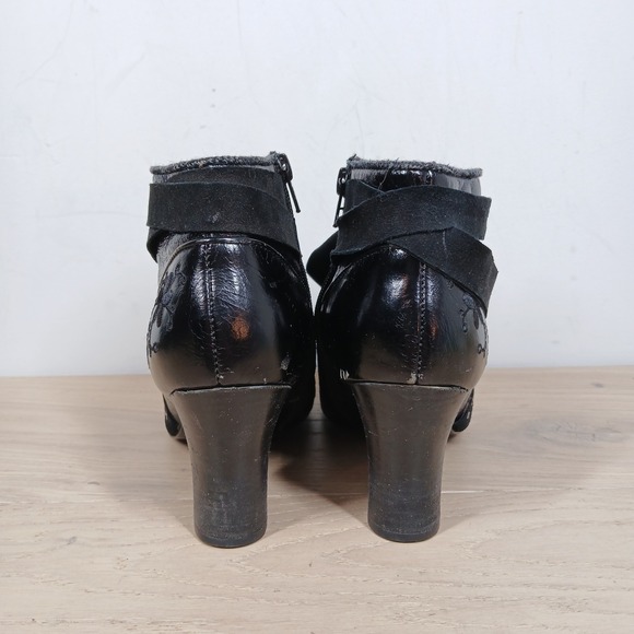 Kenzie Boots Womens 9.5 Black Leather Embroidered Lace Detail Block Heel - Picture 5 of 11